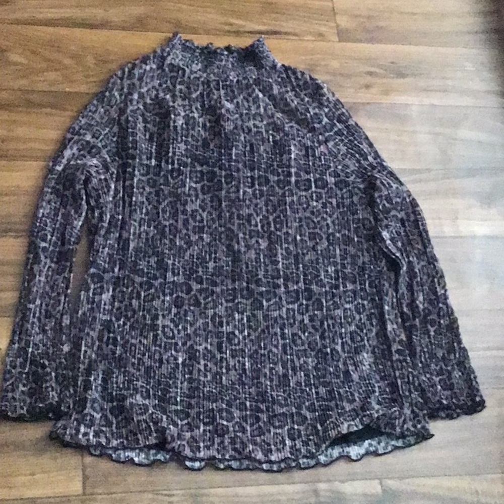 2/$25, 3/$30 Adrianna Papell animal print metallic blouse NWT